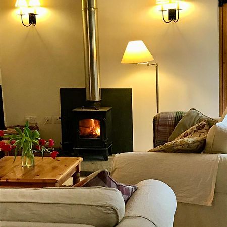 The Billiard Room - Cosy Country Retreat Абъргавени Екстериор снимка