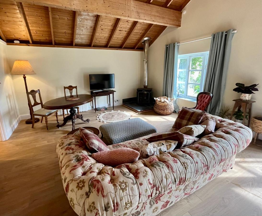 The Billiard Room - Cosy Country Retreat Абъргавени Екстериор снимка