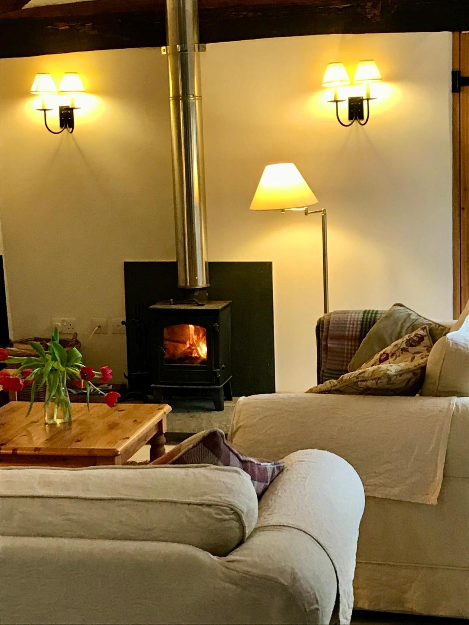 The Billiard Room - Cosy Country Retreat Абъргавени Екстериор снимка